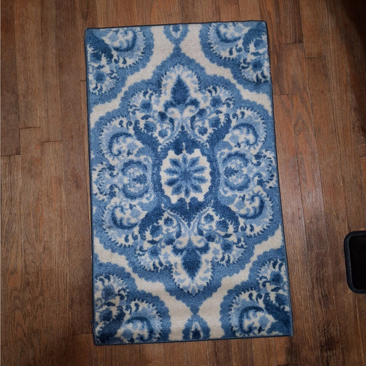 20" x 34", Blue Maples Rugs Marisol Traditional Indoor Washable Accent Rug