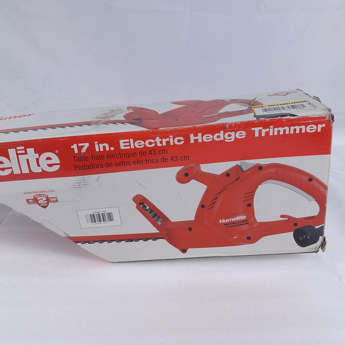 Homelite UT44109 17in 2.7A Electric Corded Hedge Trimmer Red Black