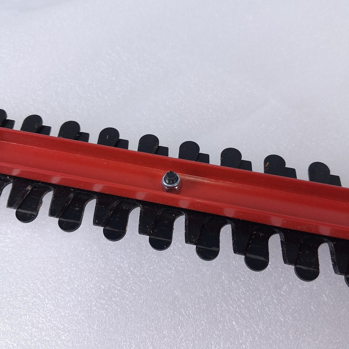 Homelite UT44109 17in 2.7A Electric Corded Hedge Trimmer Red Black
