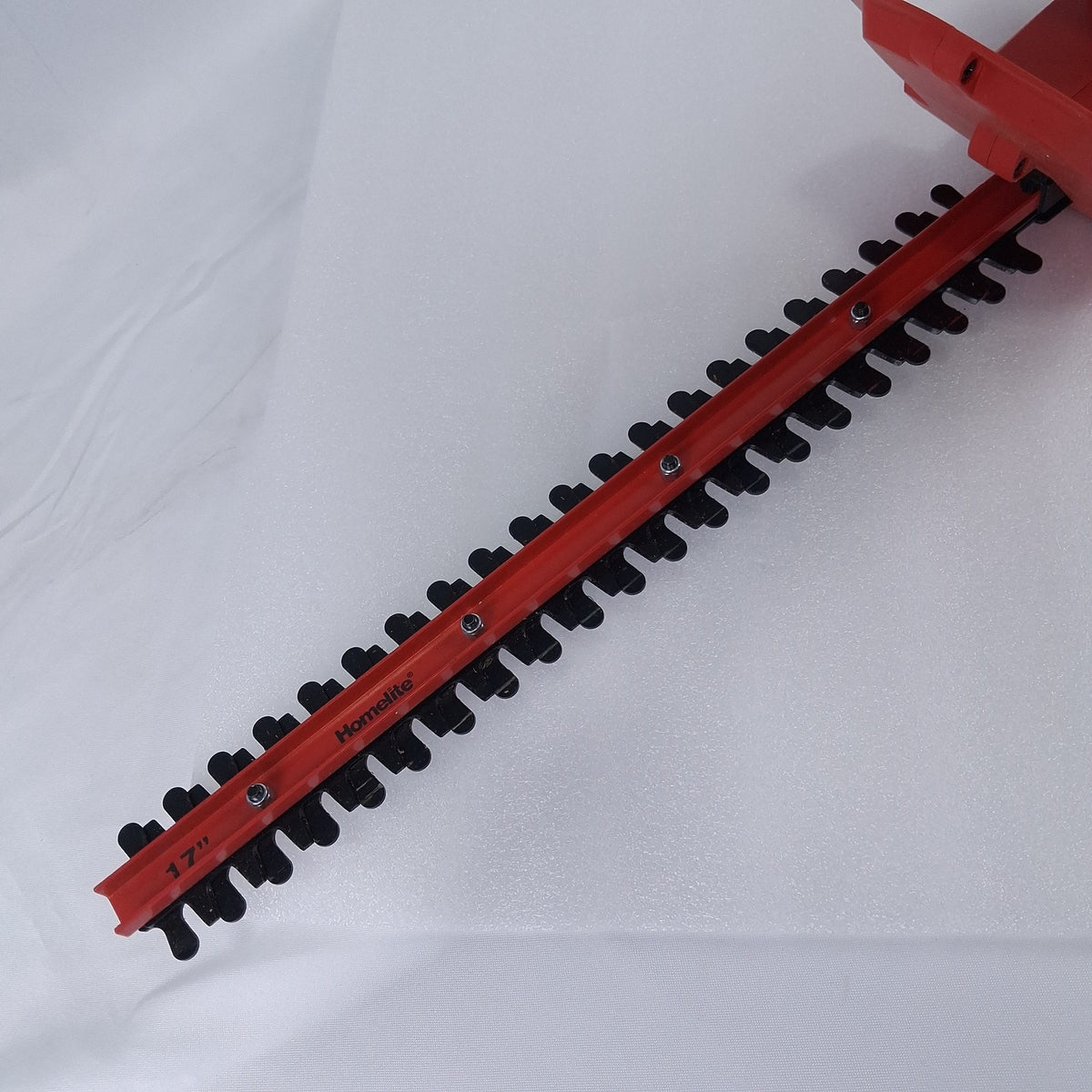 Homelite UT44109 17in 2.7A Electric Corded Hedge Trimmer Red Black