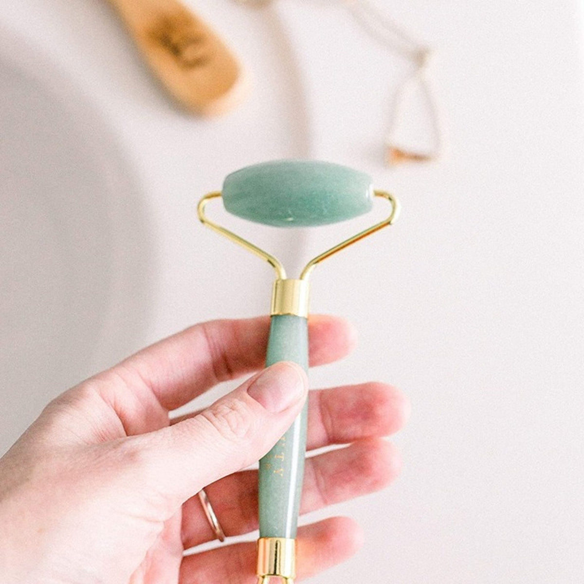 Jade Roller for Face Aventurine Stone Anti-Squeak Facial Massager Skin Care Tool